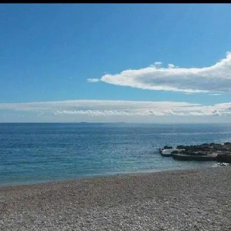 Apartament Luka *